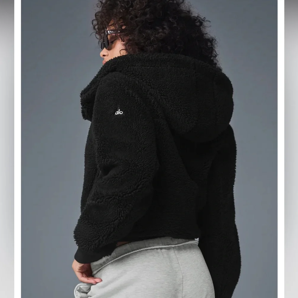 Women's Black Alo Foxy Sherpa Jacket, Small - Picture 2 of 7